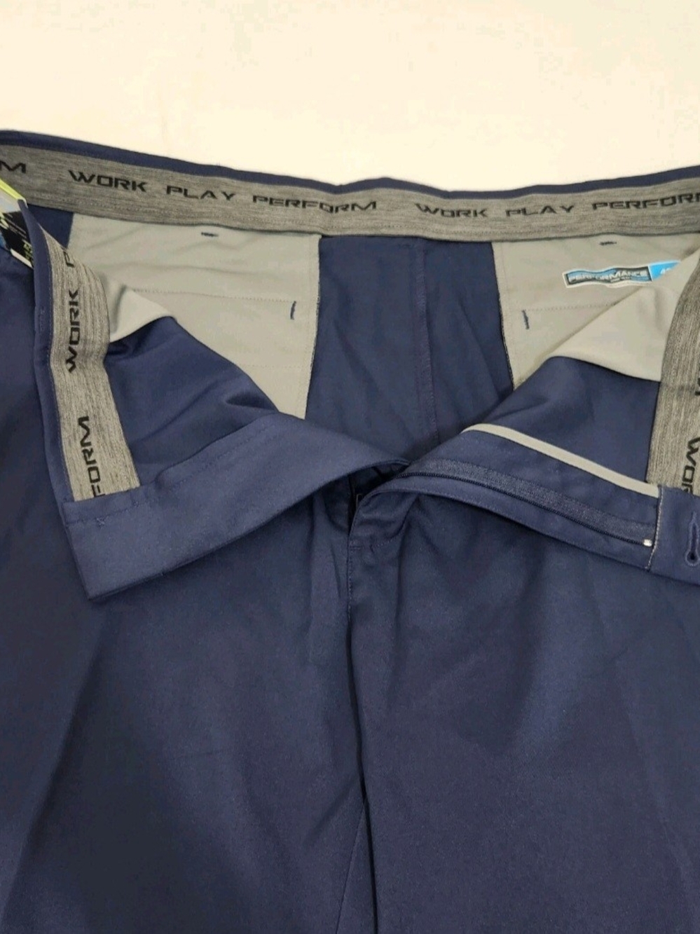 Roundtree Yorke Men's Shorts Size 42 Performance Flat Front Blue Peacoat NWT 17 - Picture 5 of 10